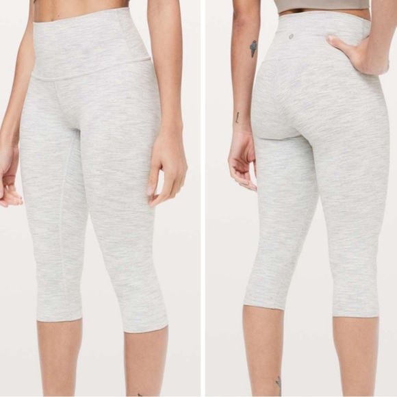 Lululemon Wunder Under High-Rise 1/2 Tight Luxtreme 17" Womens 2 Gray White - Picture 1 of 10
